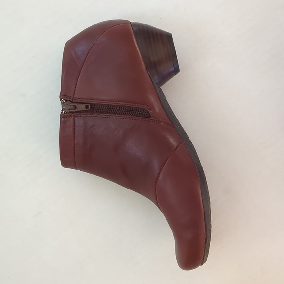 Hush Puppies Tottenham Leather Heeled Ankle Boots 9M Red Brown Granny - Picture 15 of 15
